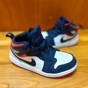 Nike Air Jordan 1 Retro Mid Olympic